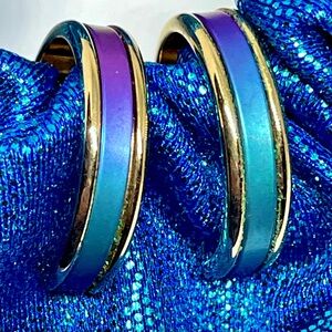Vintage Rainbow Color Change Illusion 3/4 Hoop Post Earrings Green Blue Purple